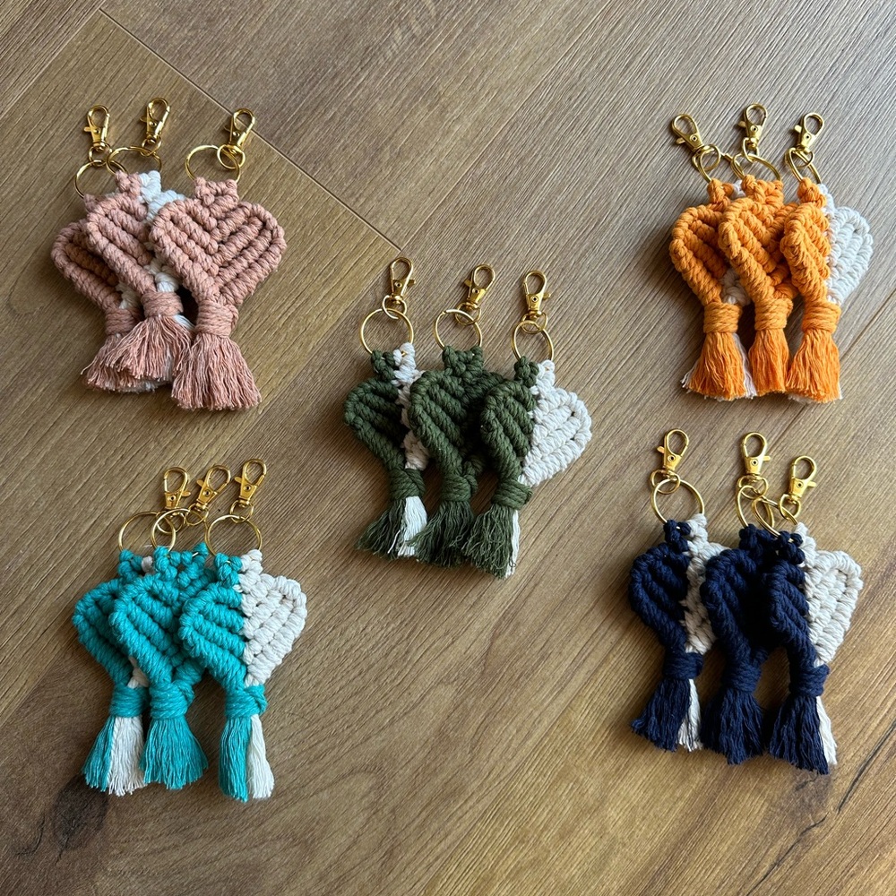 Macrame Heat Keychains 💜 - Picture 11 of 11